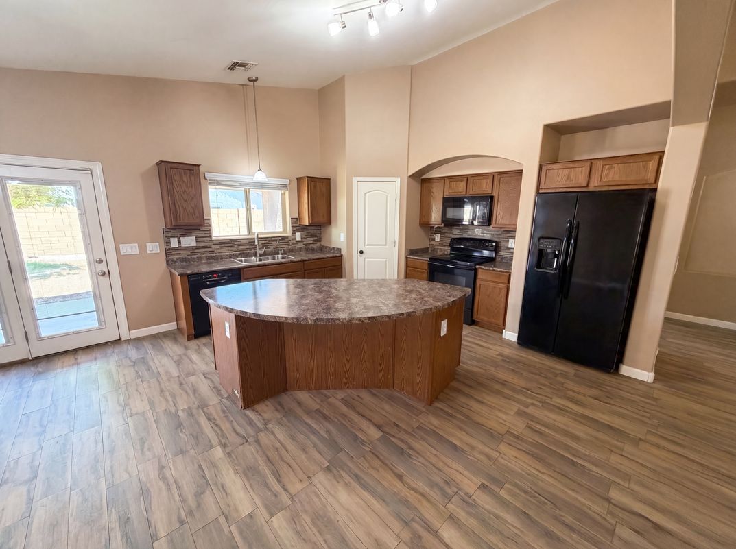 Property photo 2 of 4181 S 247th Dr