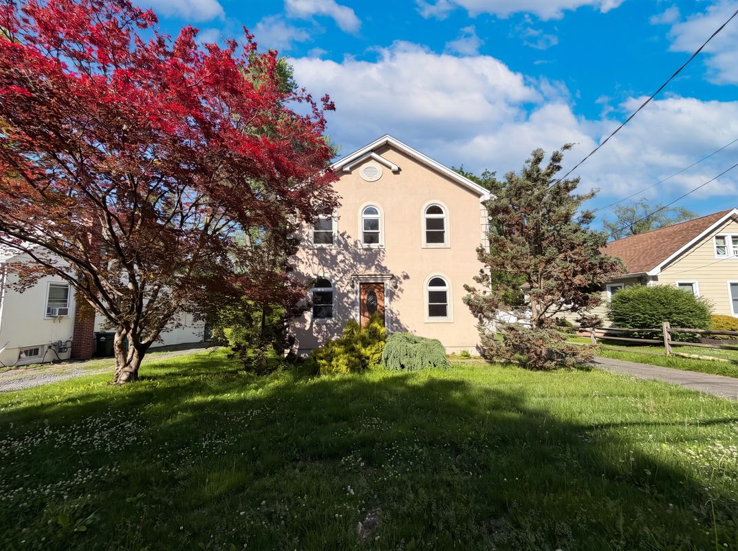 Property photo 1 of 506 Lyons Rd