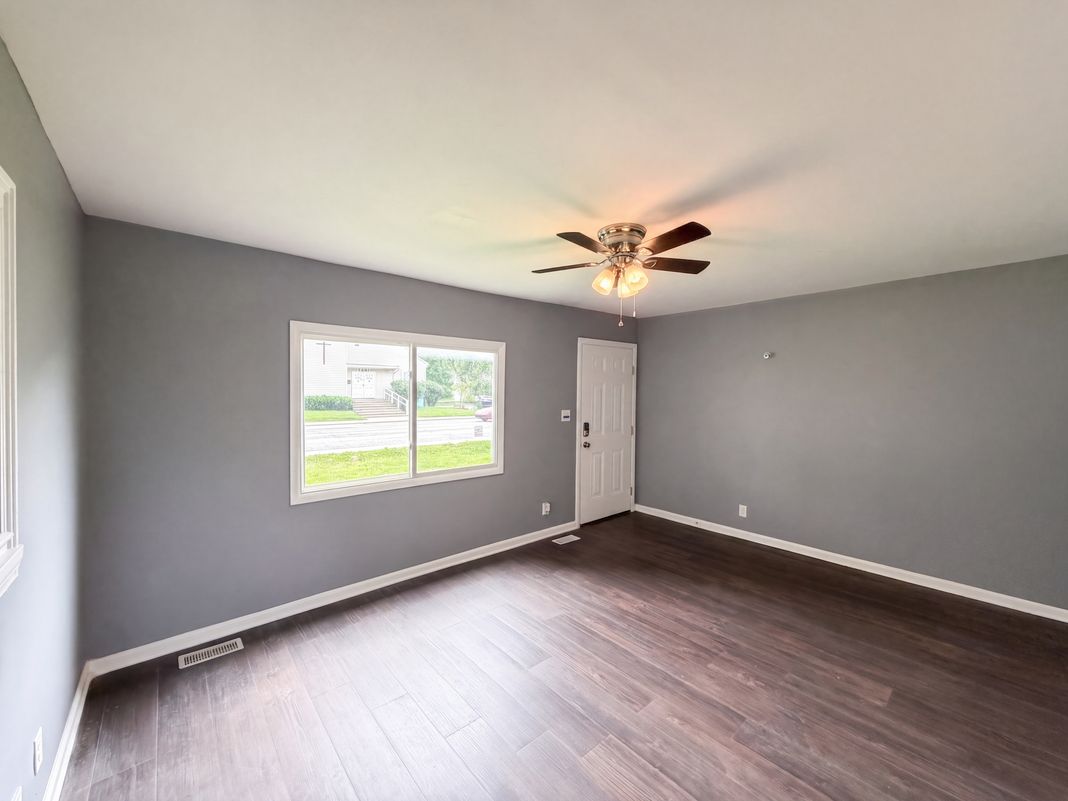Property photo 3 of 4206 E 16th St