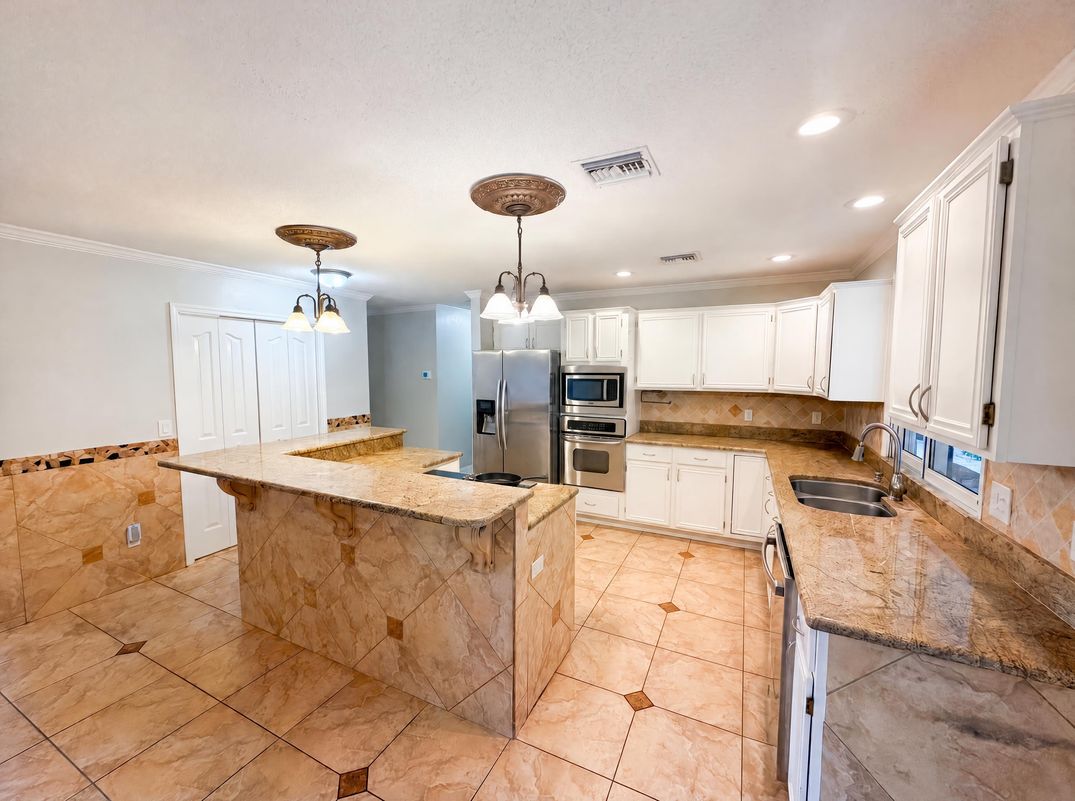 Property photo 2 of 300 Sprucewood Rd