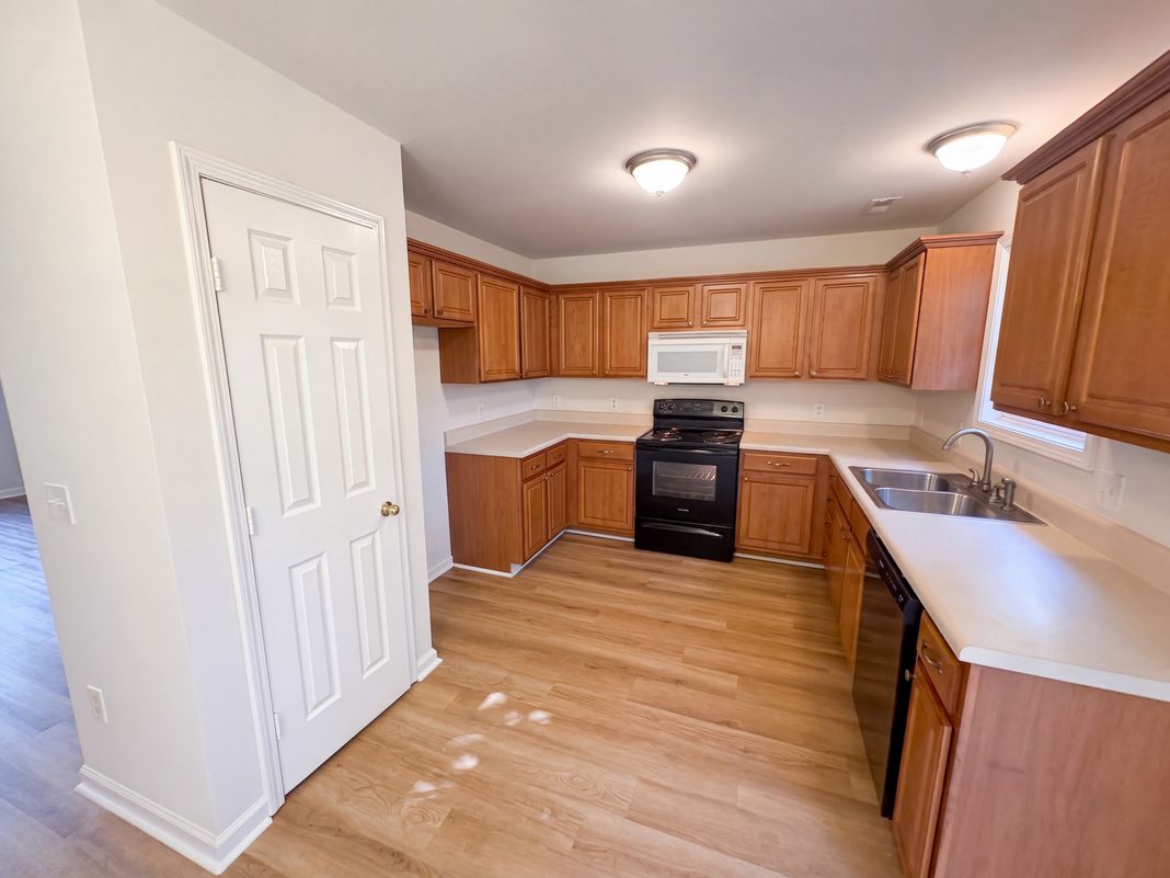 Property photo 2 of 2613 Matchstick Pl