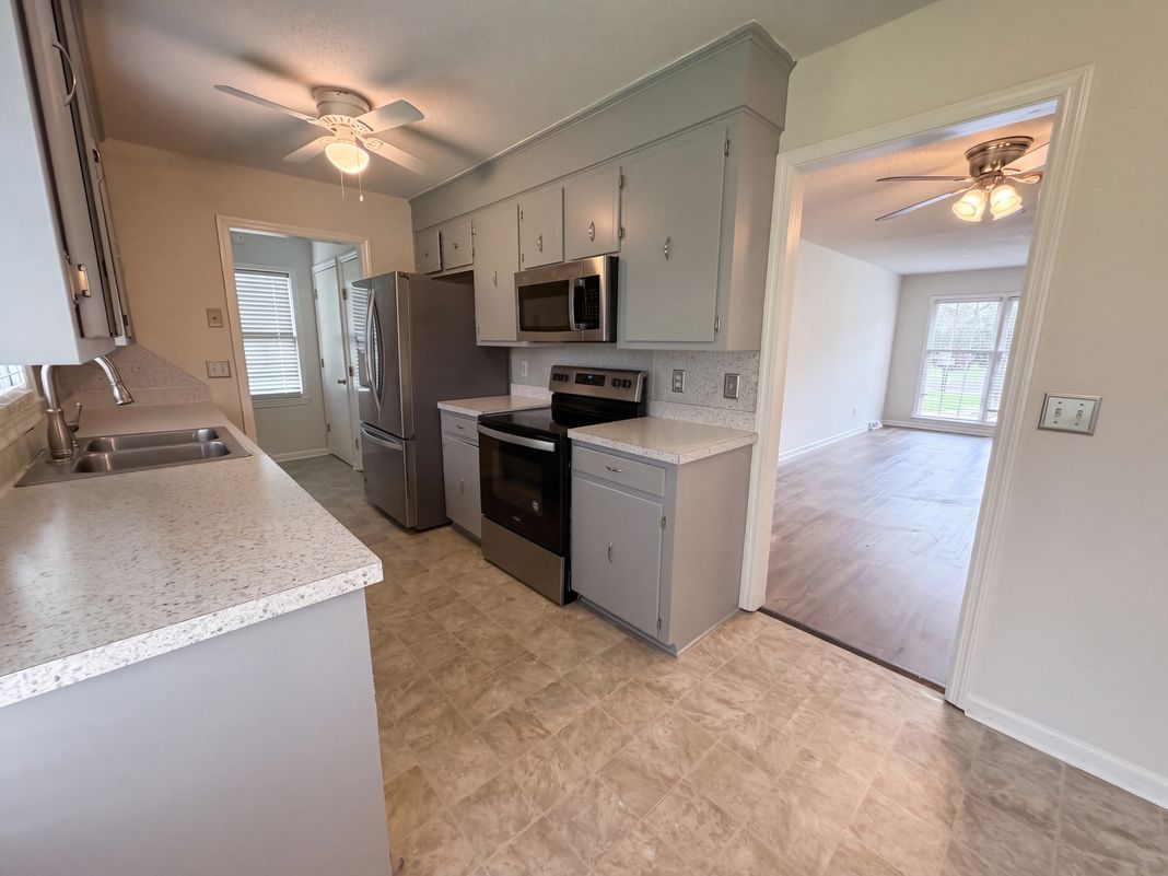 Property photo 2 of 5 Cyprus Ct