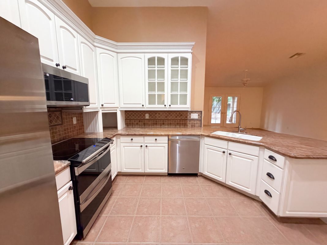 Property photo 2 of 7925 W Harmony Ln