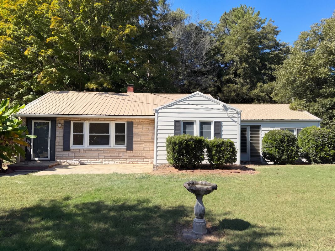 Property photo 1 of 3511 Helmstetler Rd