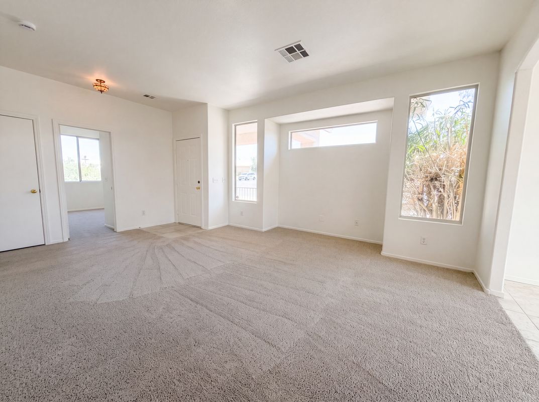 Property photo 3 of 521 Quail Bird Pl