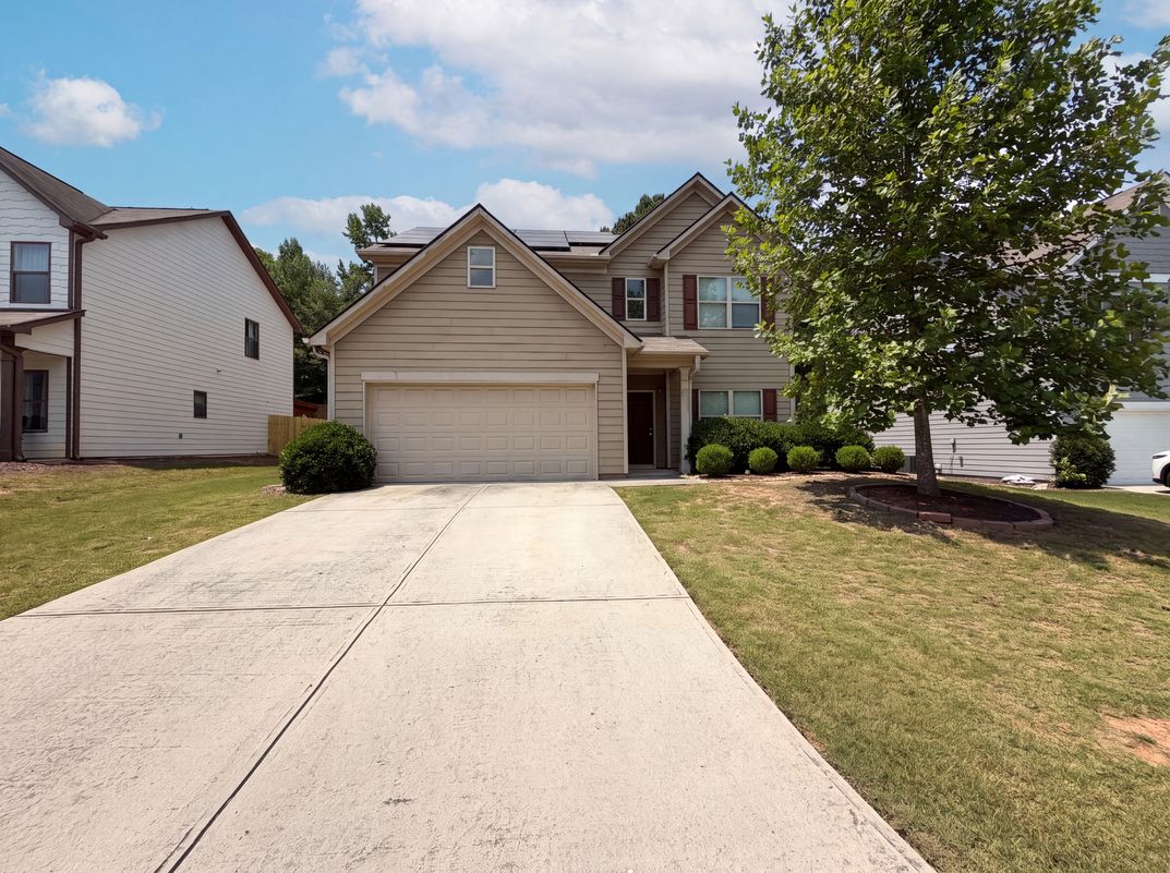 Property photo 1 of 821 Walnut Woods Dr