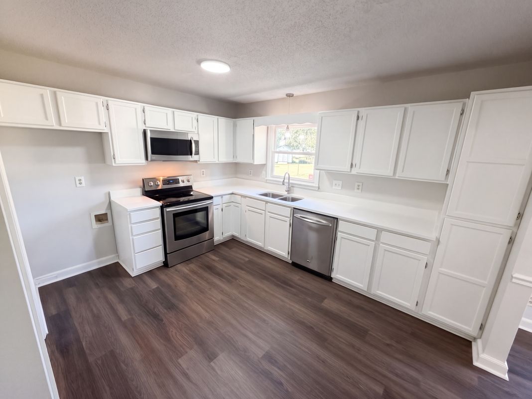 Property photo 2 of 708 Winding Way Dr