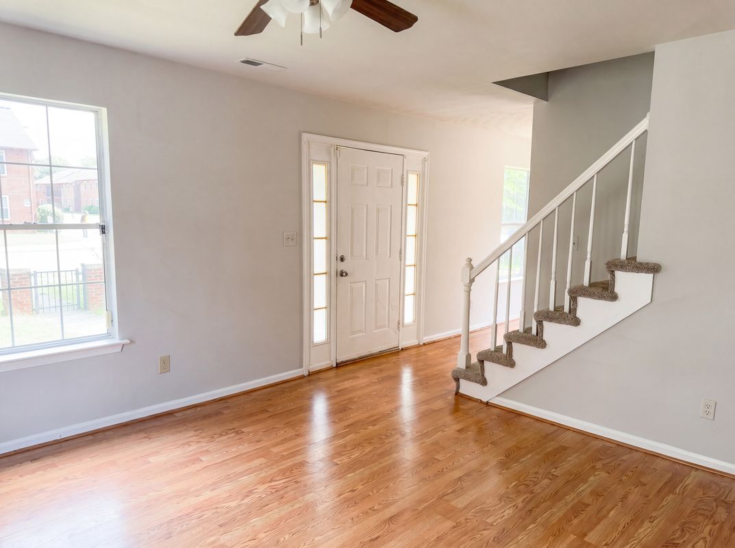 Property photo 3 of 625 E Princess Anne Rd