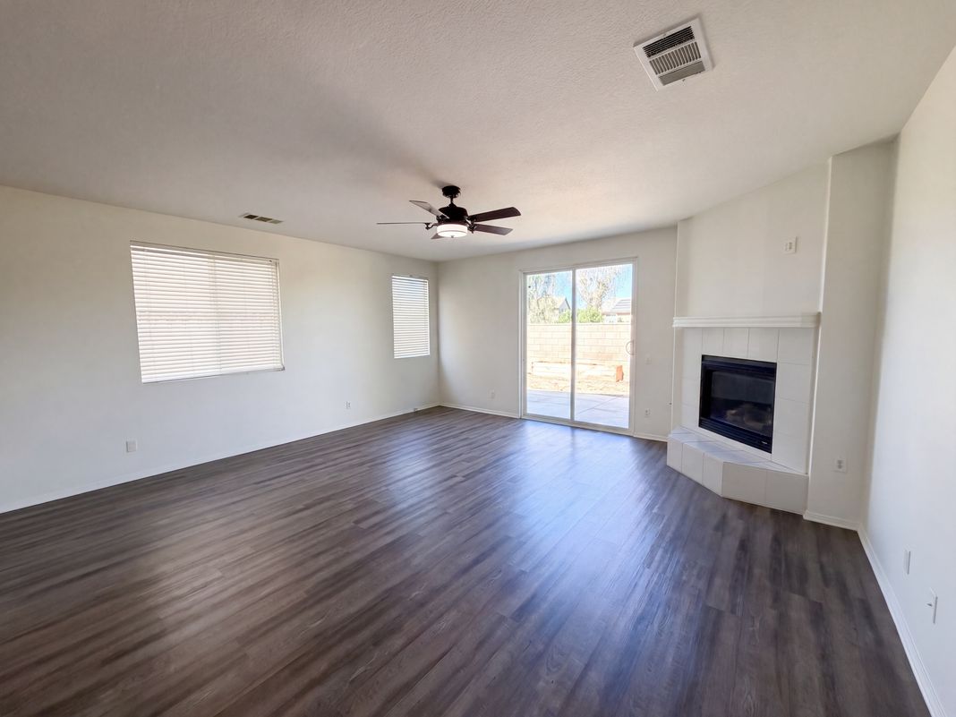 Property photo 3 of 38129 Floricita St