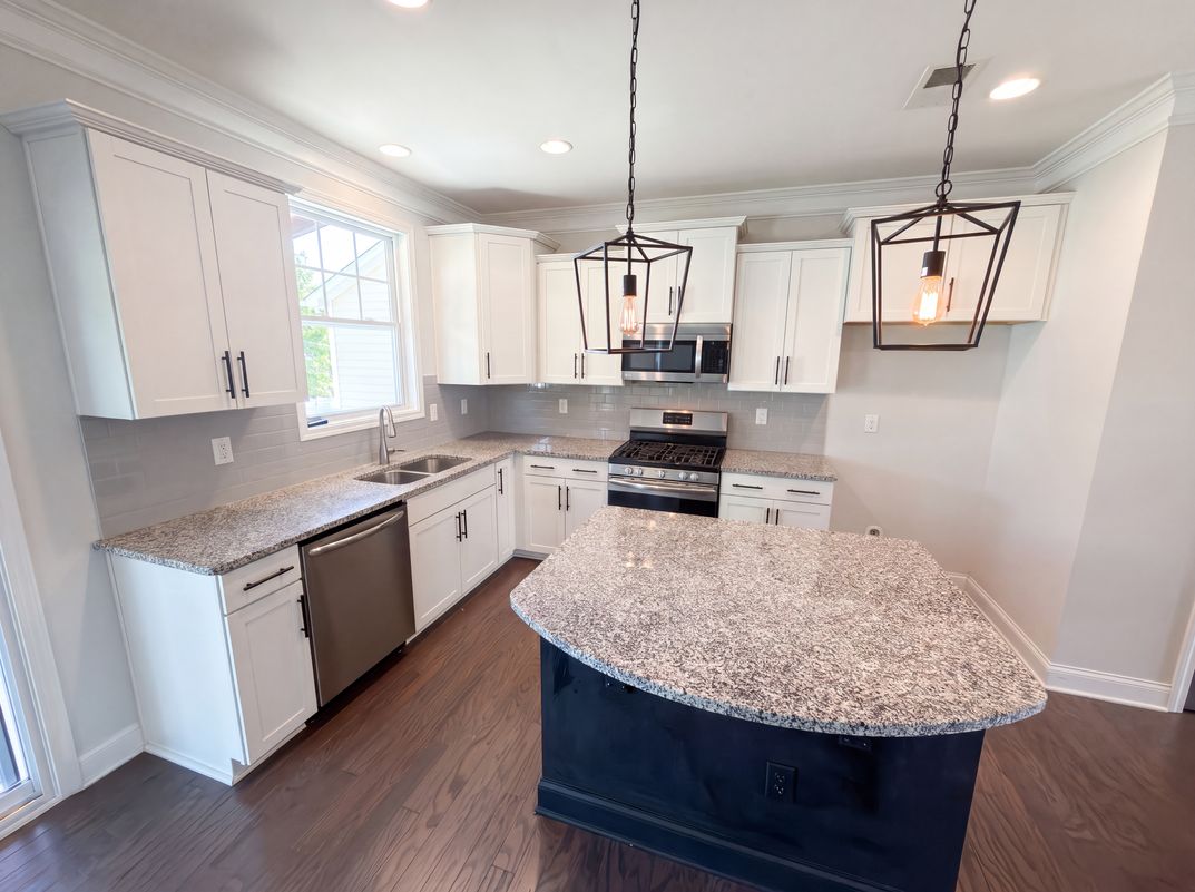 Photo 2 of 18 of 7020 Chrysanthemum Rd, Lancaster, SC
