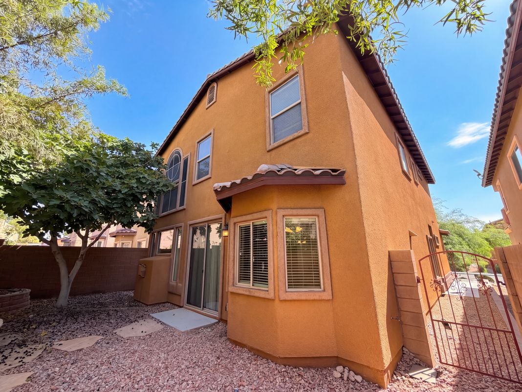 Property photo 1 of 6733 Barrington Hills St