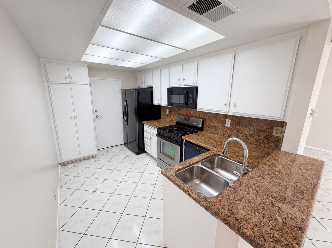 Property photo 2 of 22432 S Vermont Ave Unit 2