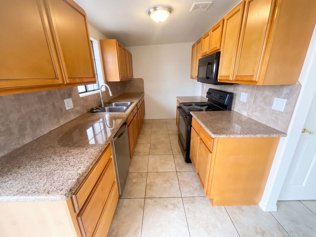Property photo 2 of 4545 S Dogwood Ave
