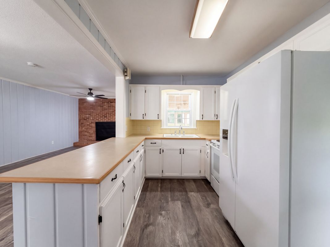 Property photo 2 of 331 Burkewood Dr
