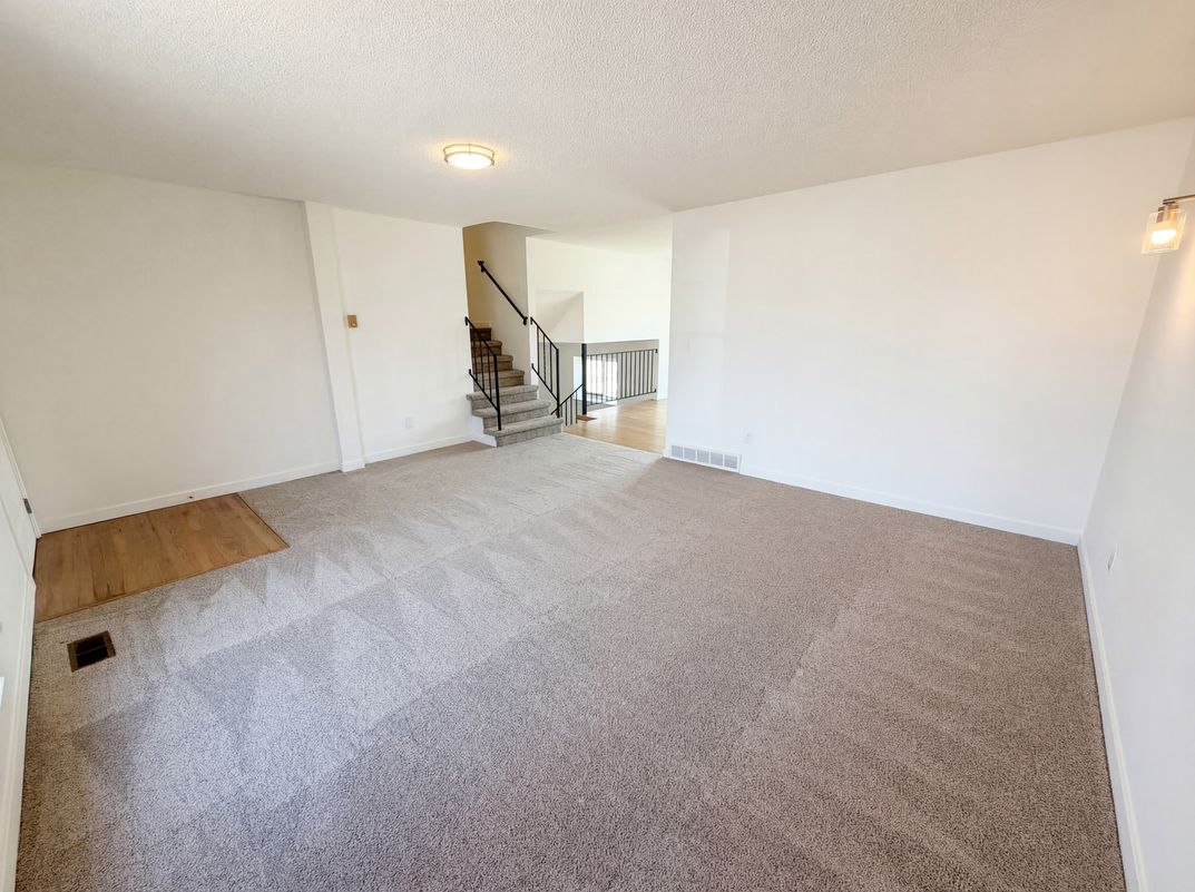 Property photo 3 of 1146 S Cathay St