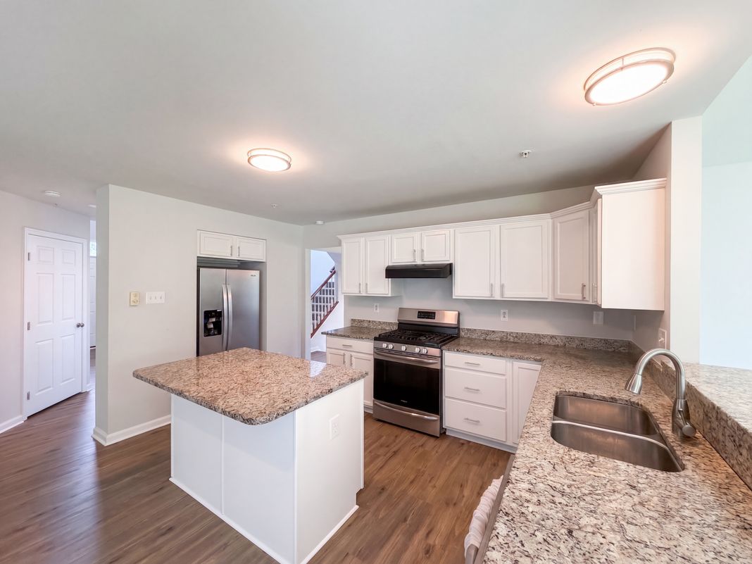 Property photo 2 of 5108 Griffendale Ln