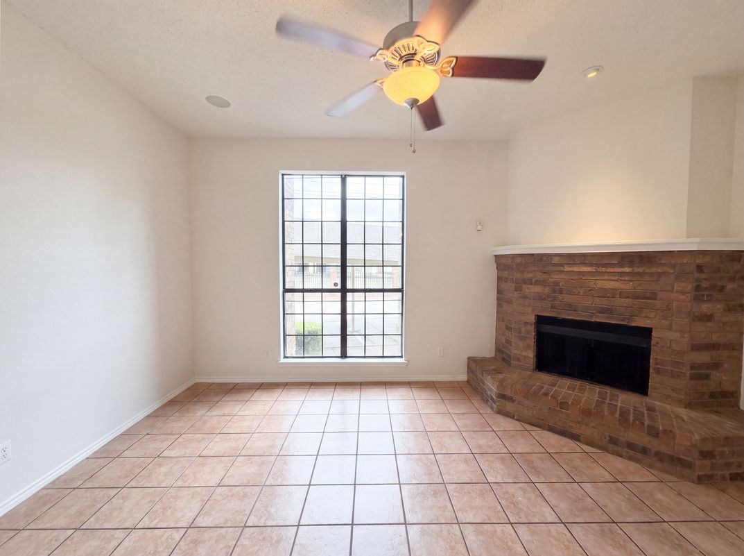 Property photo 3 of 3500 E Park Blvd Apt 102