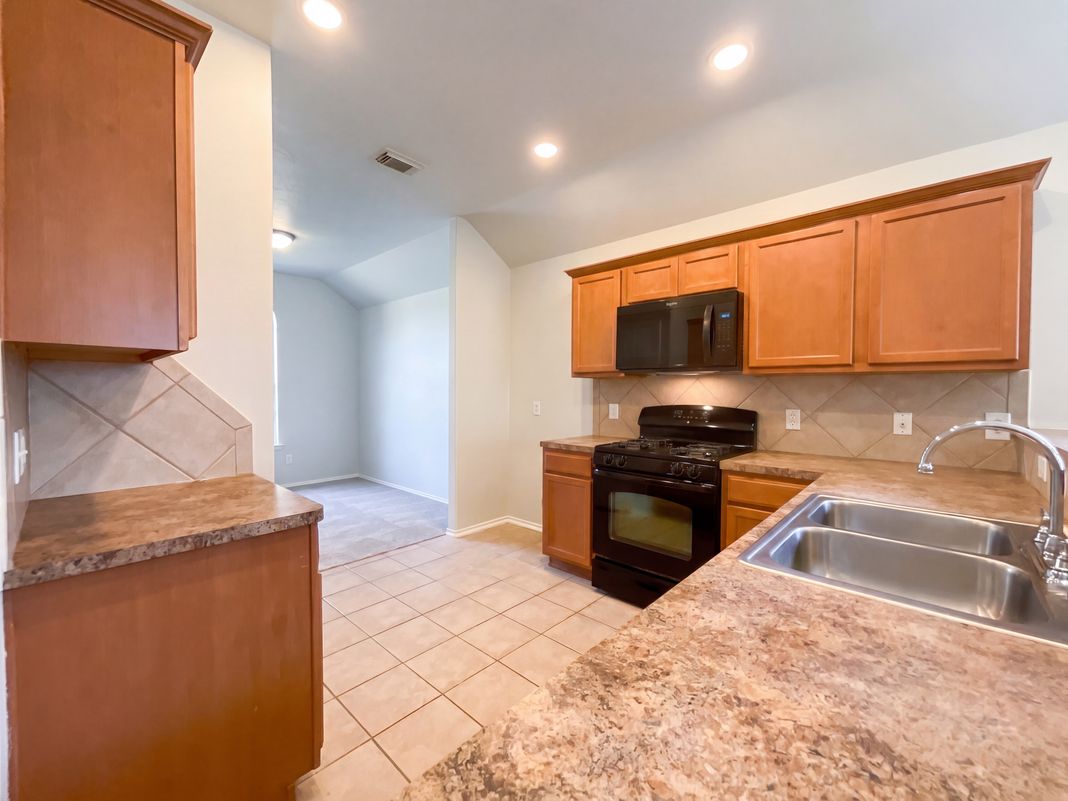 Property photo 2 of 10710 Laurelton Ct