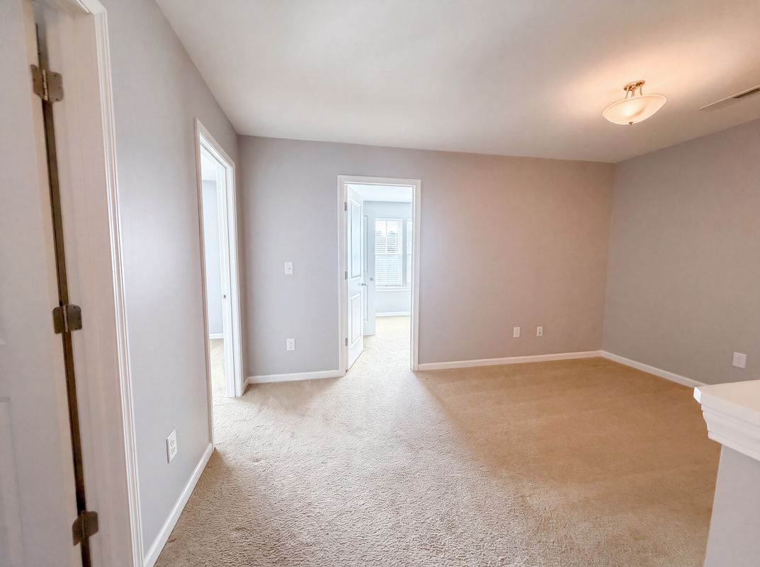Photo 8 of 19 of 2618 Courtland Dr, Clover, SC