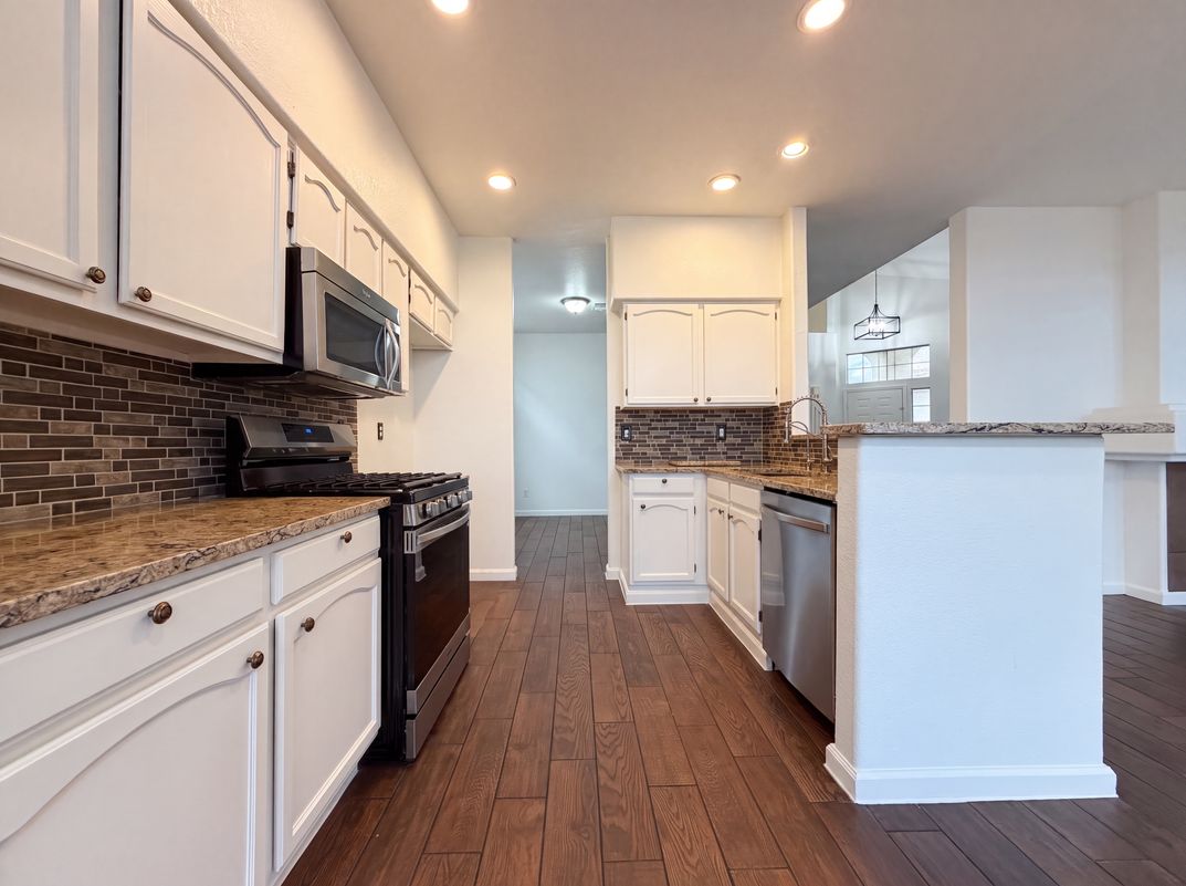 Property photo 2 of 7504 Holloran Ct