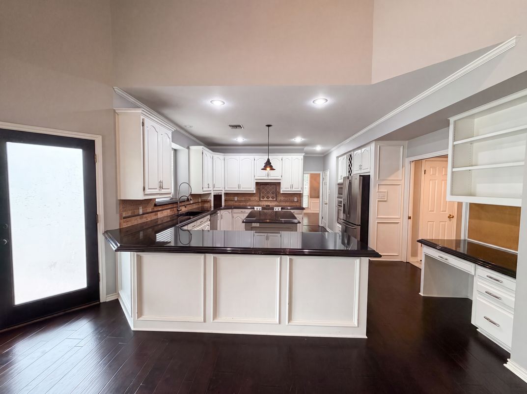 Property photo 2 of 2717 Wickersham Dr