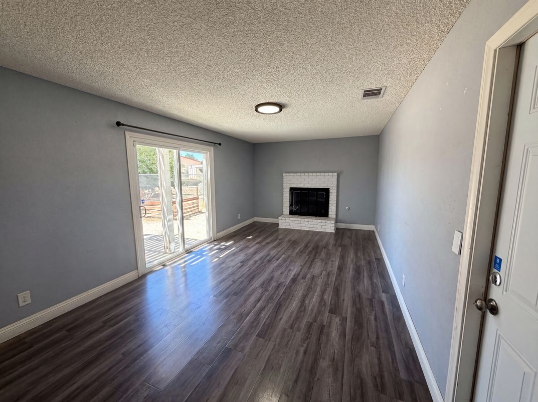 Property photo 3 of 15929 La Verida Dr