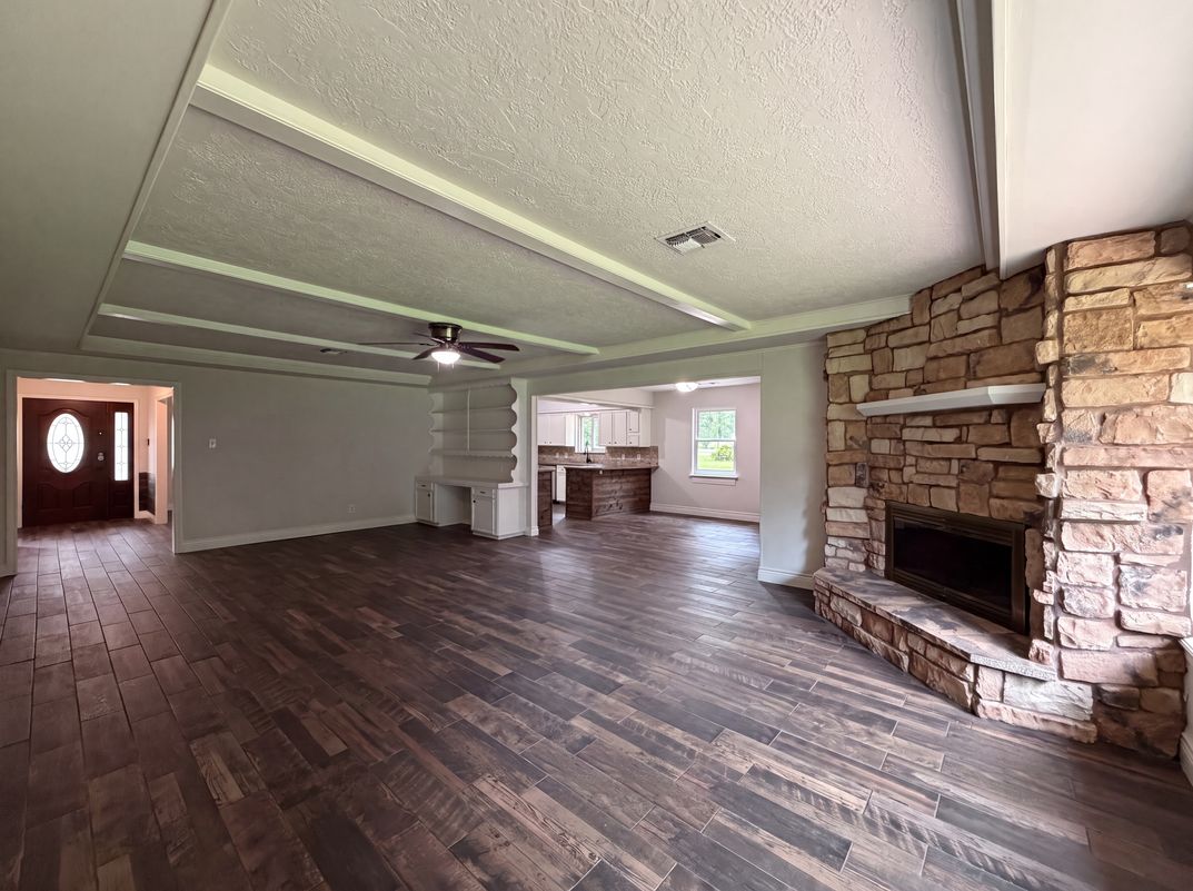 Property photo 3 of 11614 Mile Dr