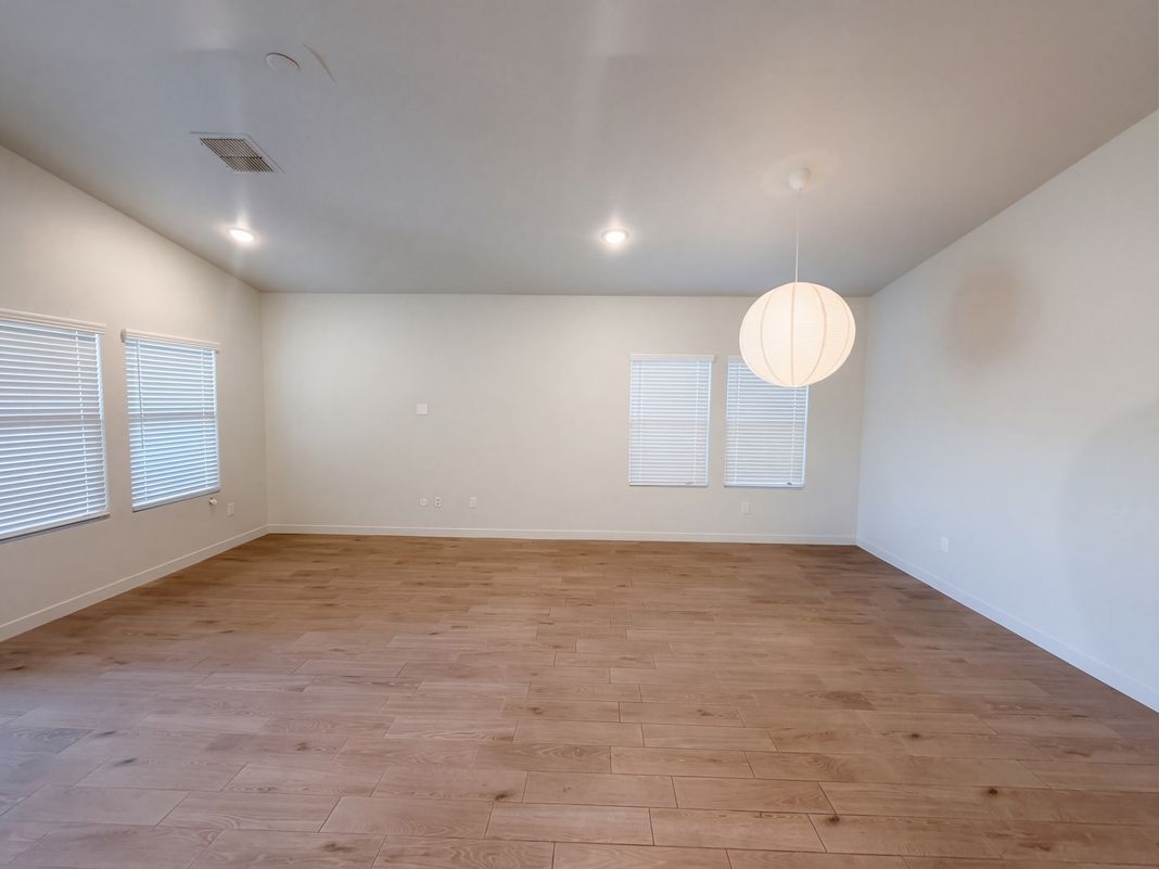 Property photo 3 of 3052 W Bent Tree Dr