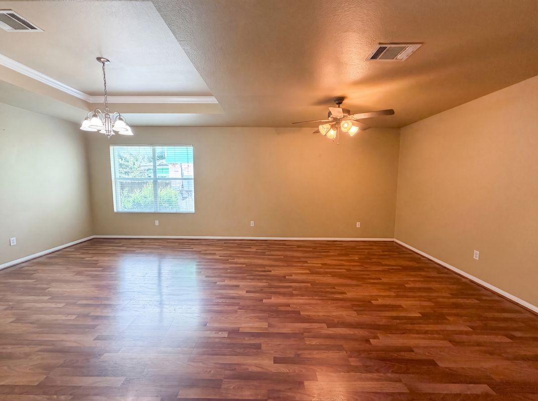 Property photo 3 of 5313 Southern Crossing Dr