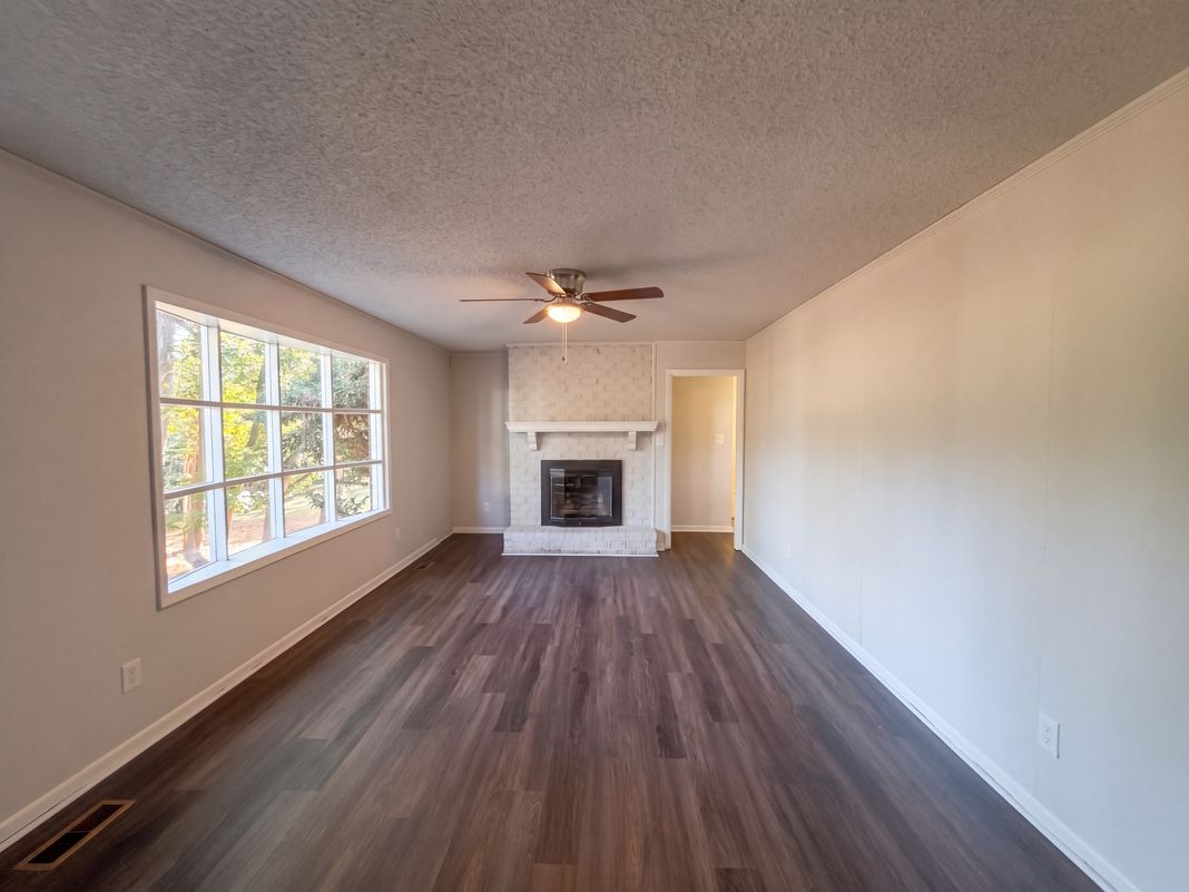 Property photo 3 of 2101 Fordham Dr