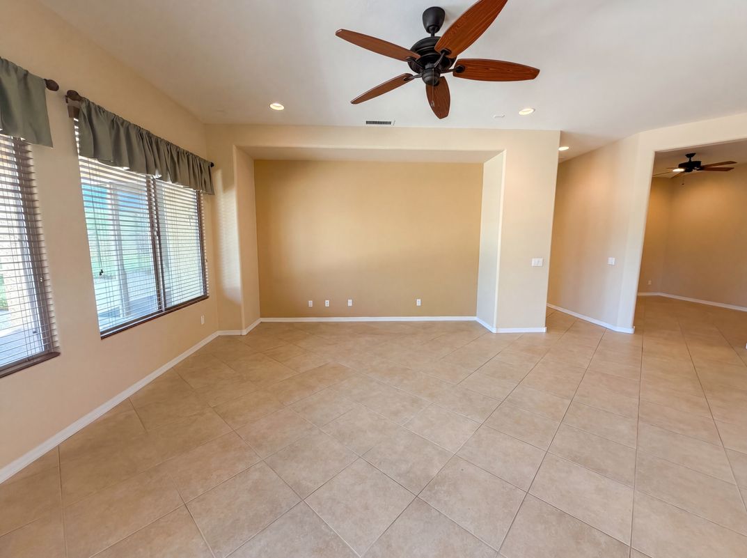 Property photo 3 of 20359 N 262nd Dr