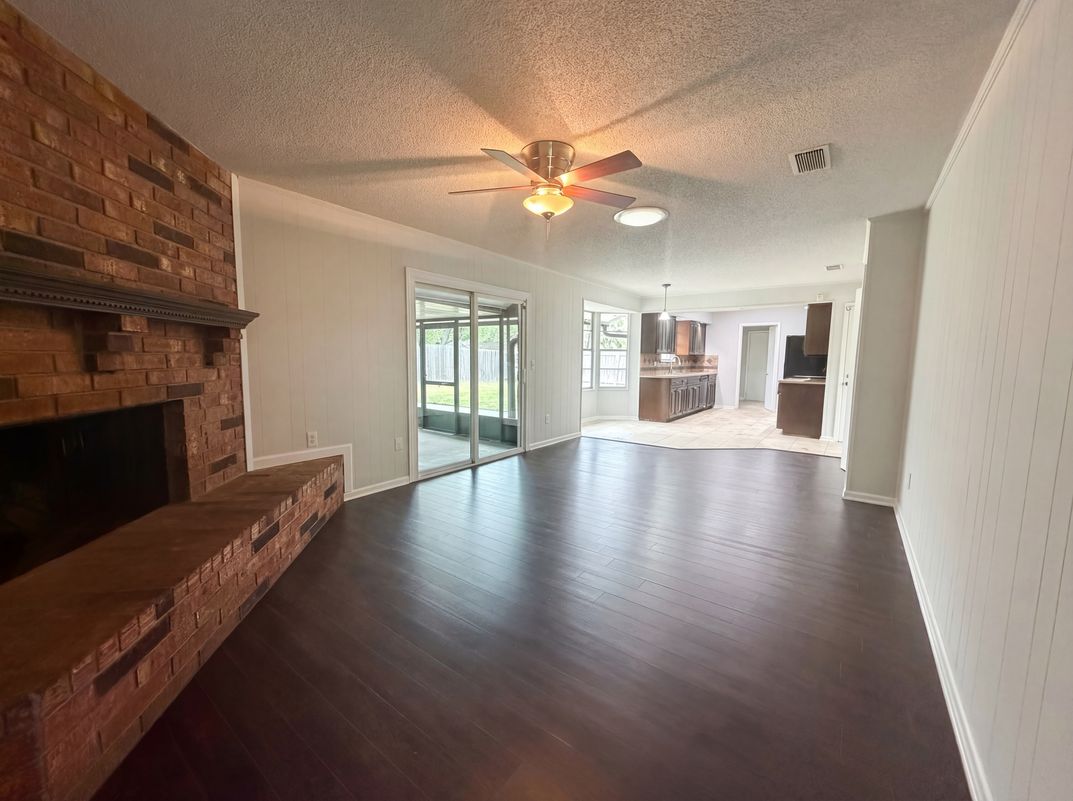 Property photo 3 of 606 Gulfstream Trl S