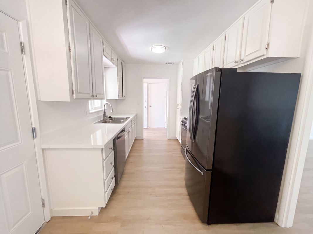 Property photo 2 of 5313 Fernwood Way