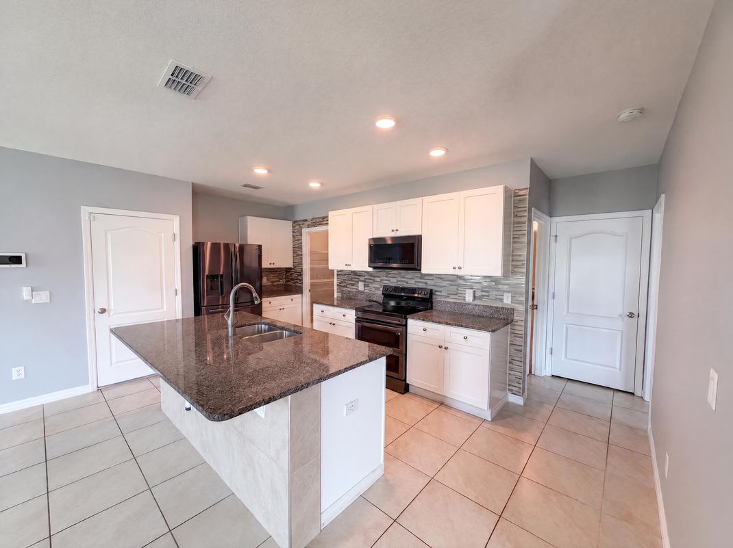 Property photo 2 of 3074 Timber Hawk Cir