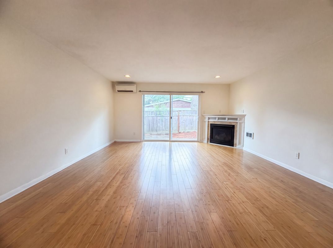 Property photo 3 of 122 SE 73rd Ave