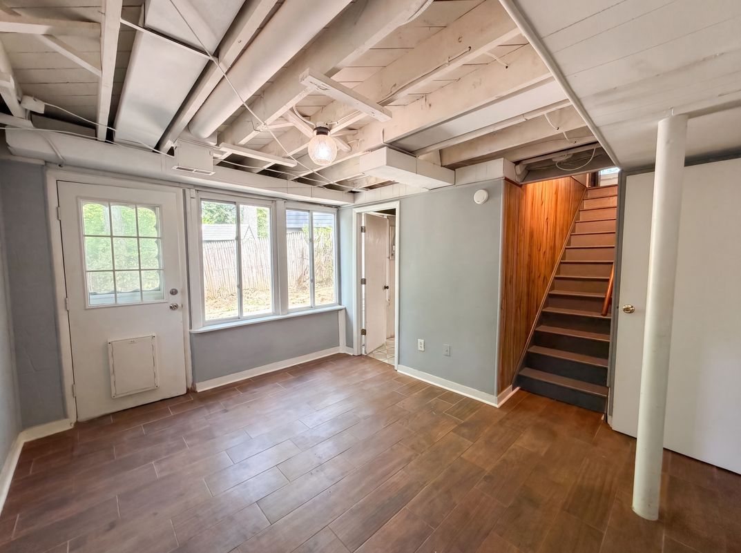 Property photo 3 of 4027 Lawrence Ave