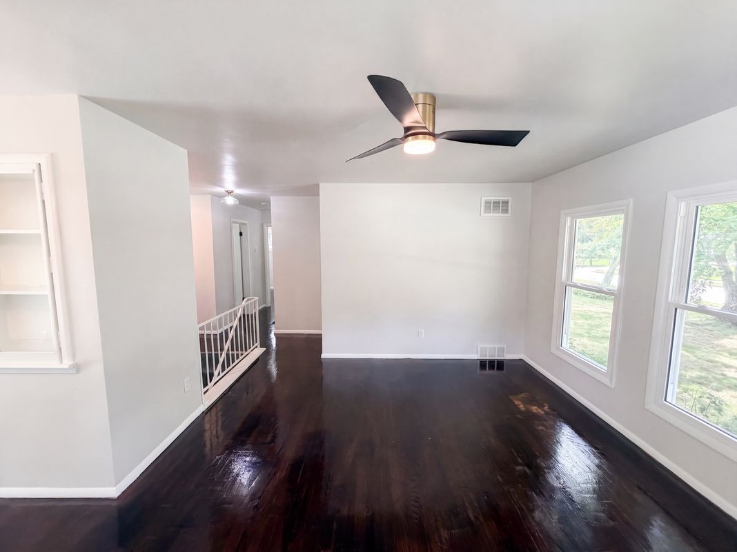 Property photo 3 of 2590 Swansea Rd