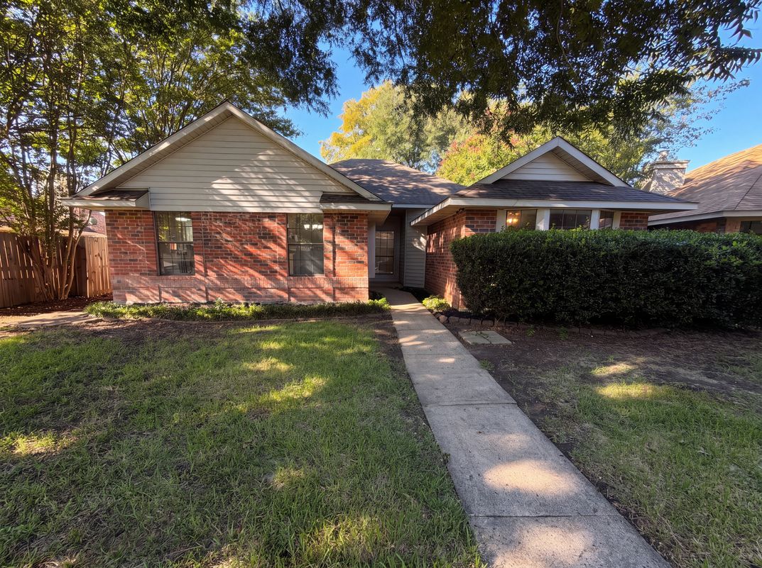 Property photo 1 of 1503 Curtis Ln