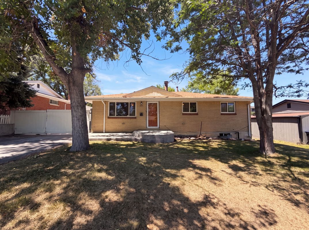 Property photo 1 of 5667 Johnson St