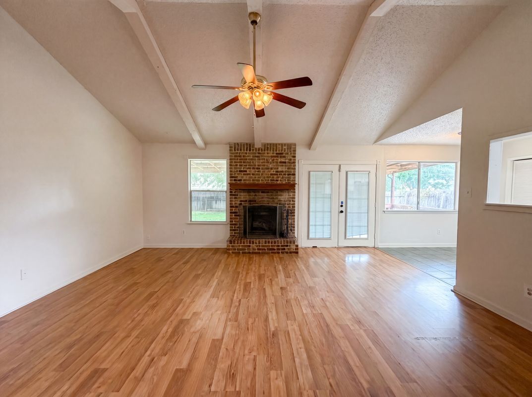 Property photo 3 of 1803 Frontier Trl