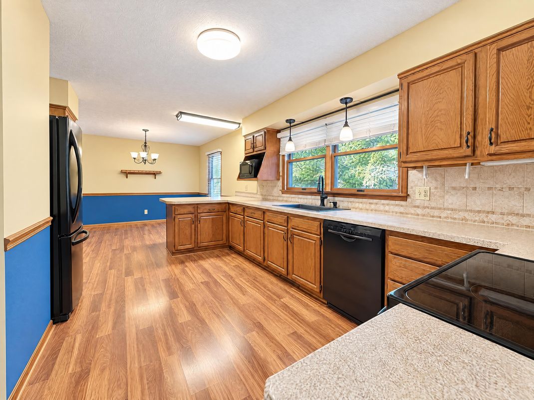 Property photo 2 of 453 Carruthers Rd
