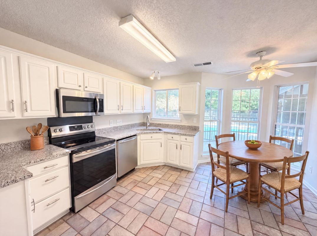 Property photo 2 of 3016 Wyntree Ct