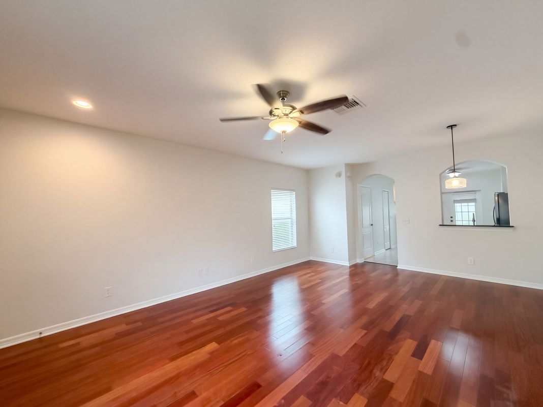Property photo 3 of 16315 Swan View Cir