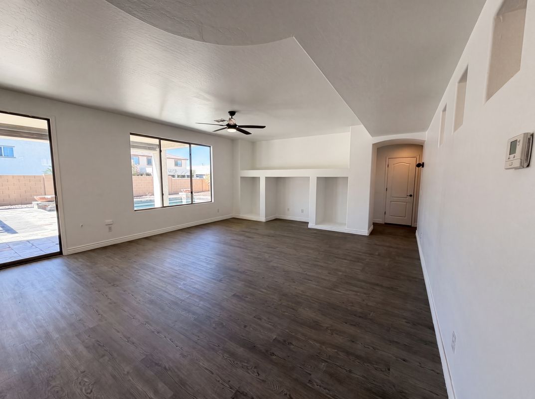Photo 10 of 35 of 17645 W Hale Bopp Dr, Goodyear, AZ