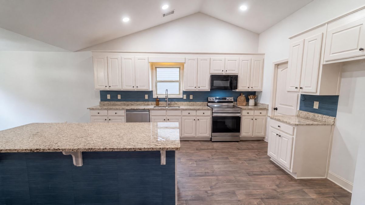 Property photo 2 of 81 Livingston Ct
