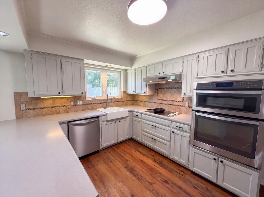 Property photo 2 of 1208 Hillcrest Dr