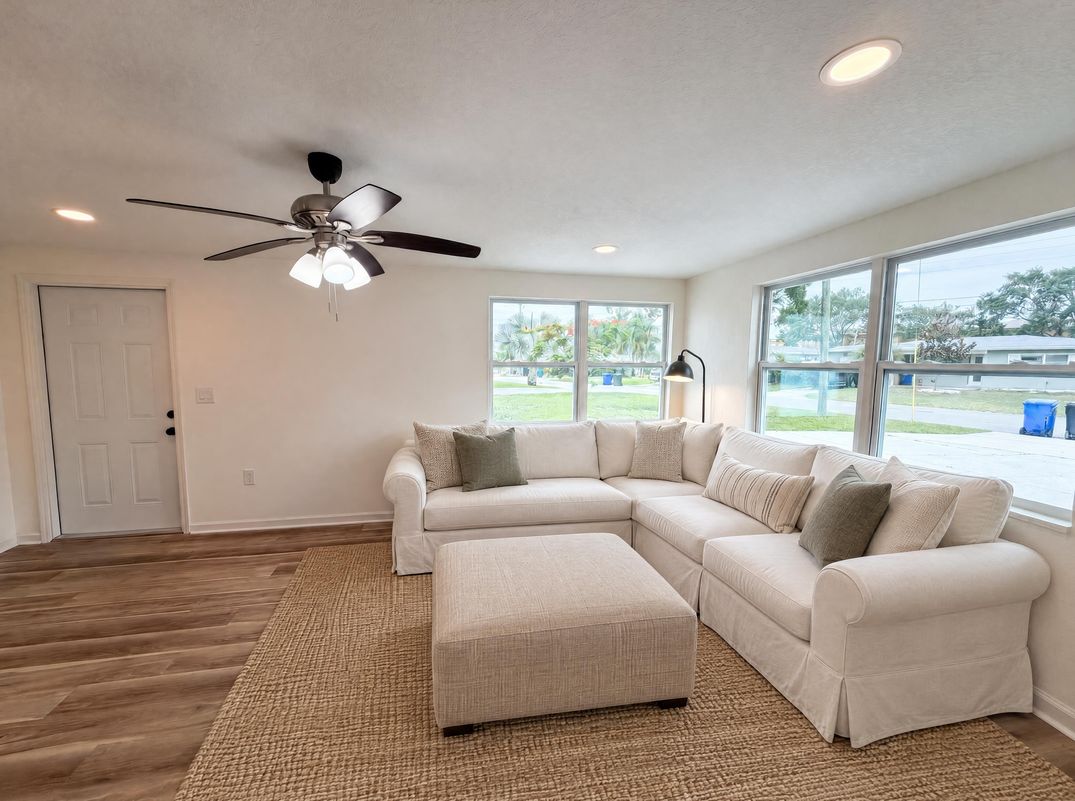 Property photo 3 of 567 Baywood Dr N