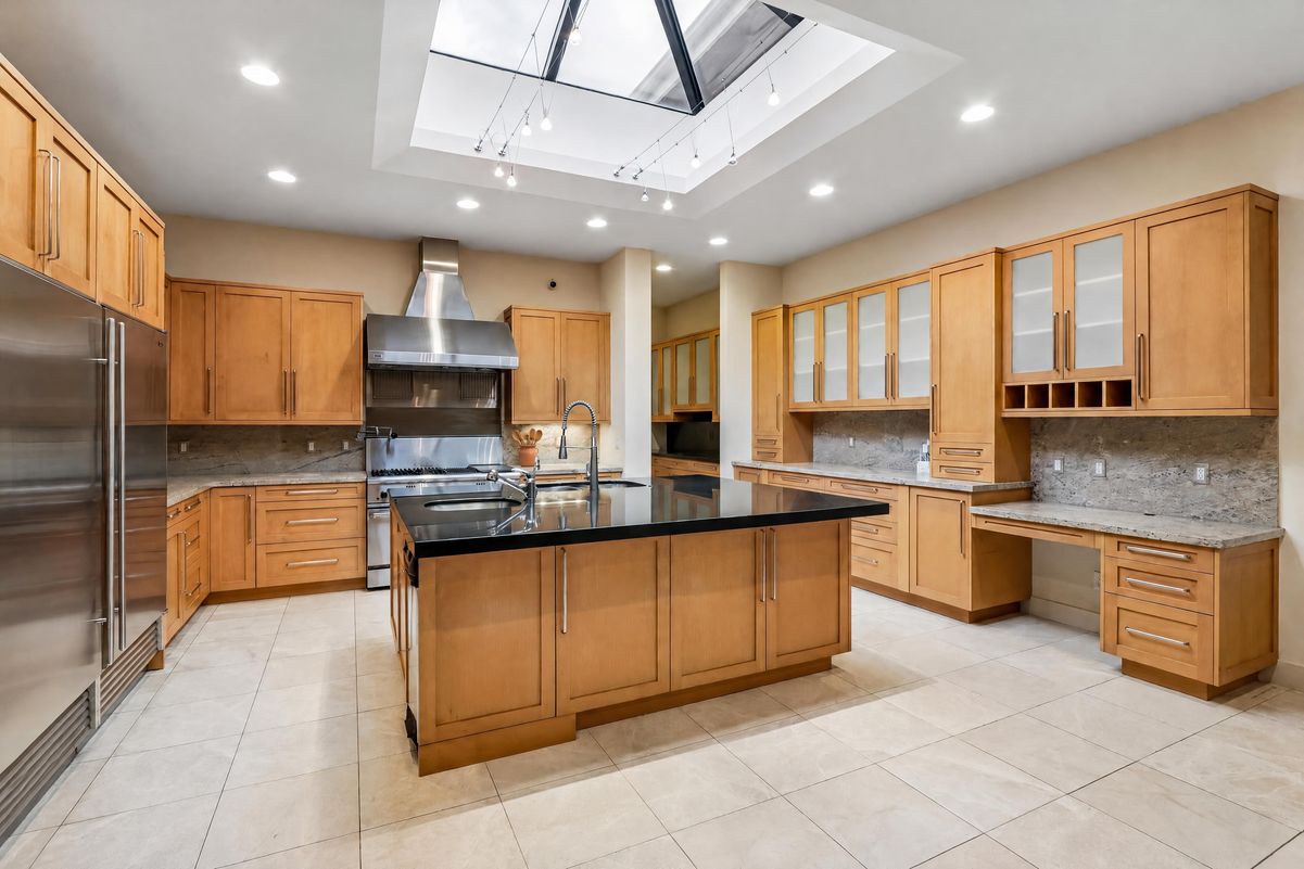 Property photo 2 of 4986 S Fillmore Ct