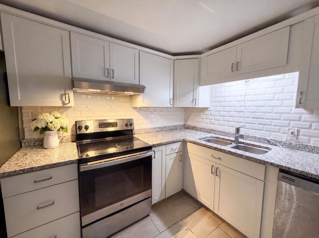 Property photo 2 of 3004 Hunkin Cir