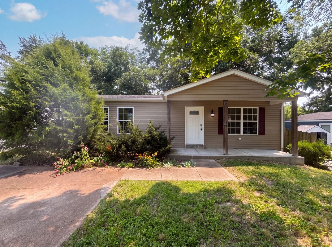 Property photo 1 of 82 Cedar Ridge Dr